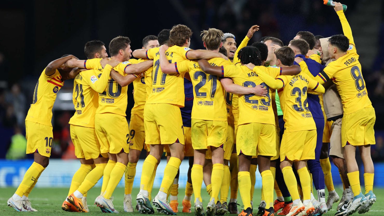 间的默契配 间的默契配